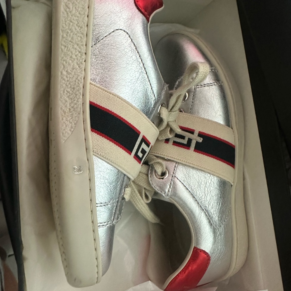 Gucci shoes size 29 in kids